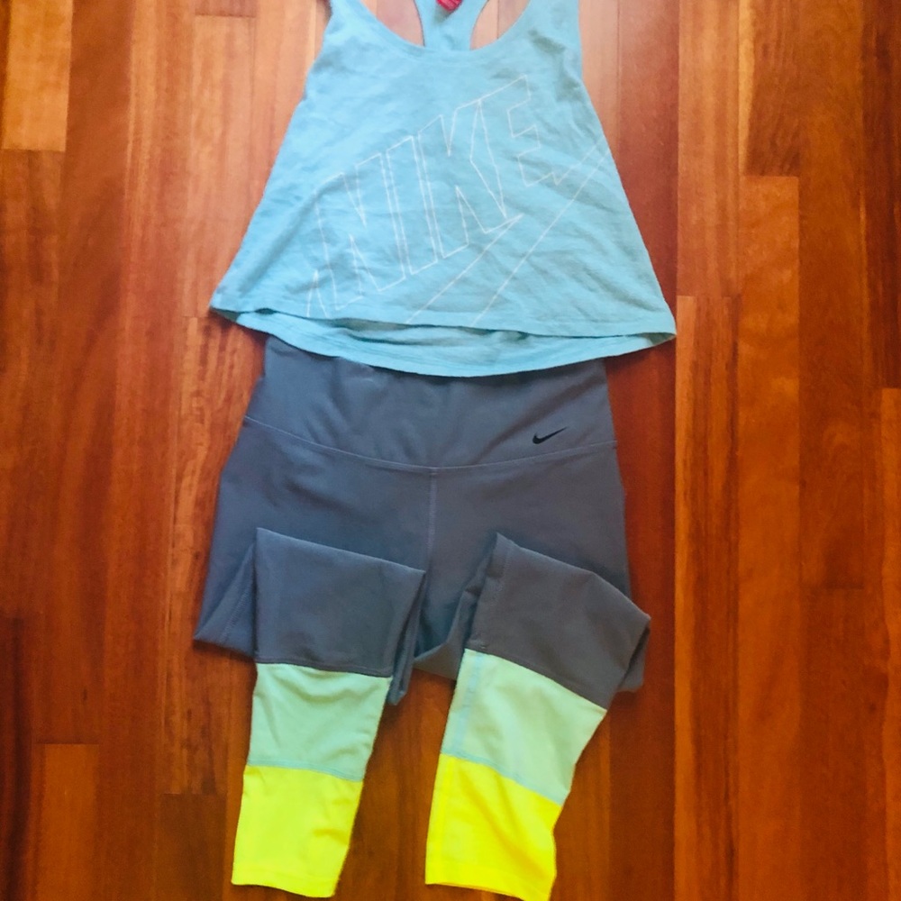 Nike Dri Fit Crop SZ S
